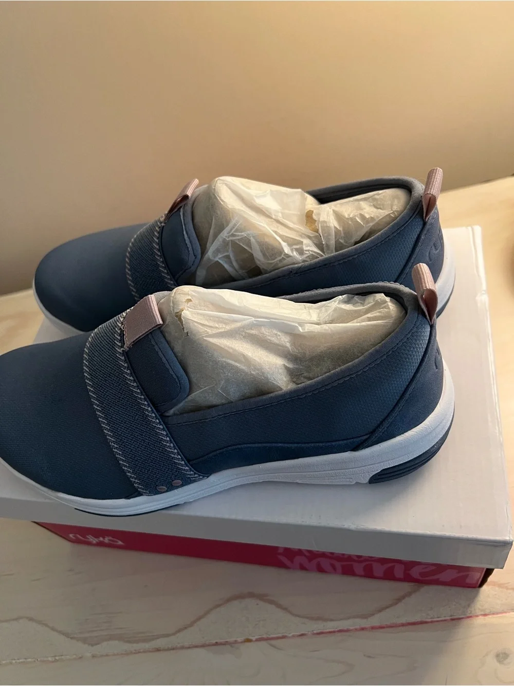 Women’s Slip-On Ryka Sneakers in Light Blue Slip on Size 7.5 New in Box